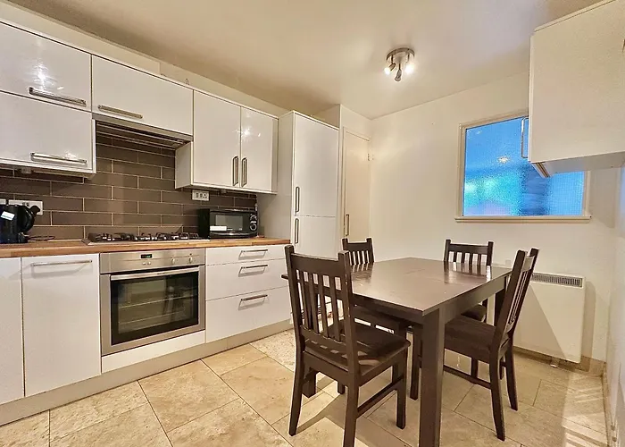 House 36 Villa London